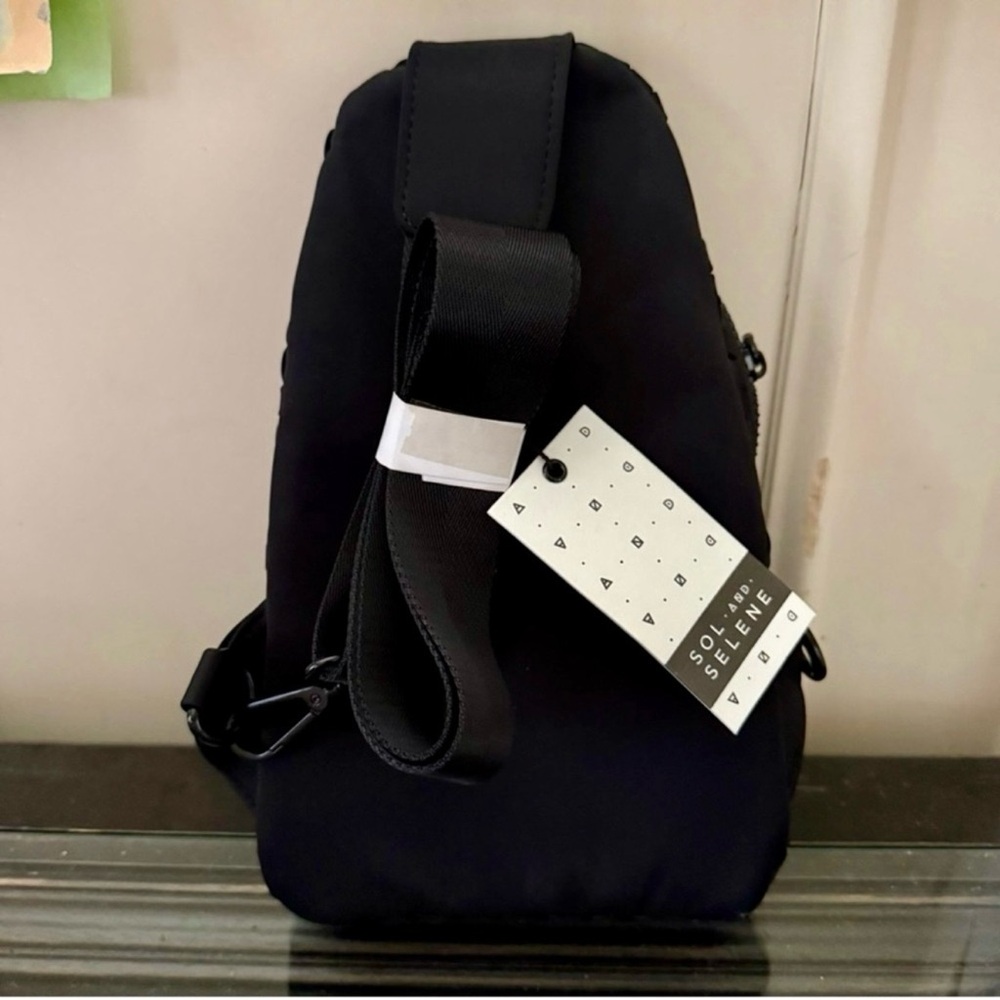 Sol and Selene Neoprene Sling Bag ~ NWT - Picture 6 of 6
